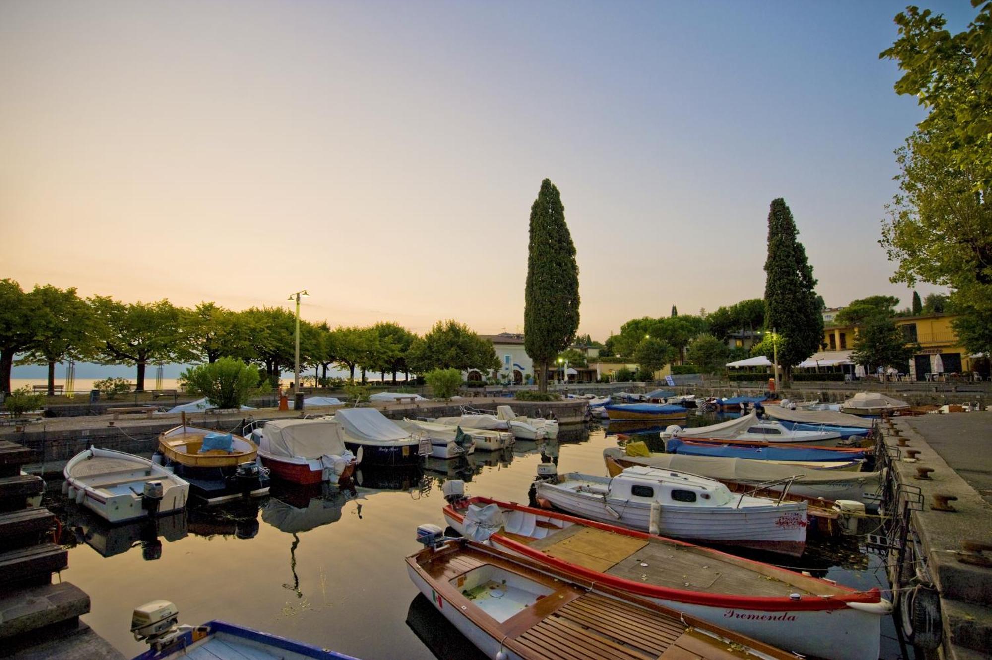 Villa Luisa Resort & Luxury Apartments San Felice del Benaco Eksteriør billede