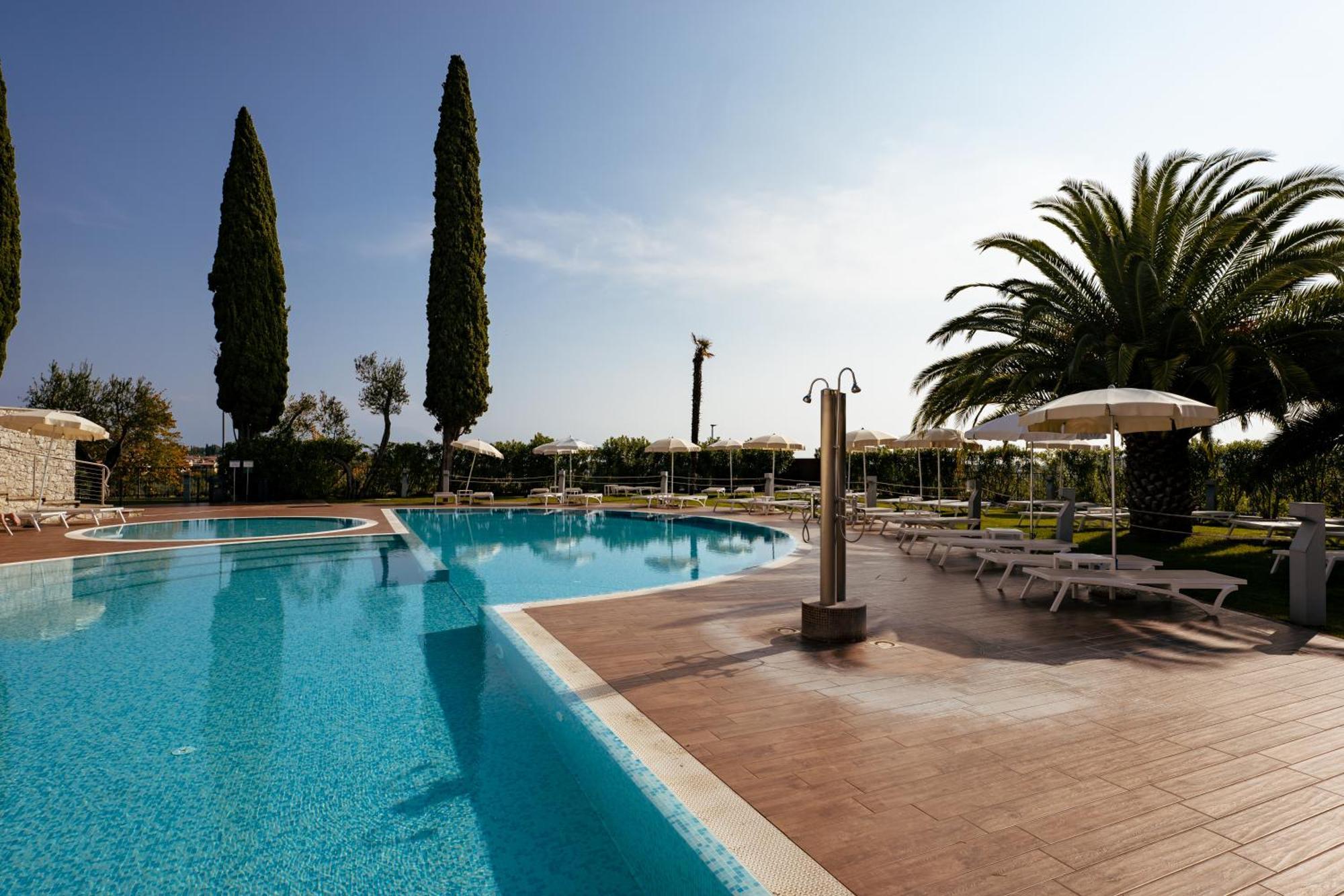 Villa Luisa Resort & Luxury Apartments San Felice del Benaco Eksteriør billede