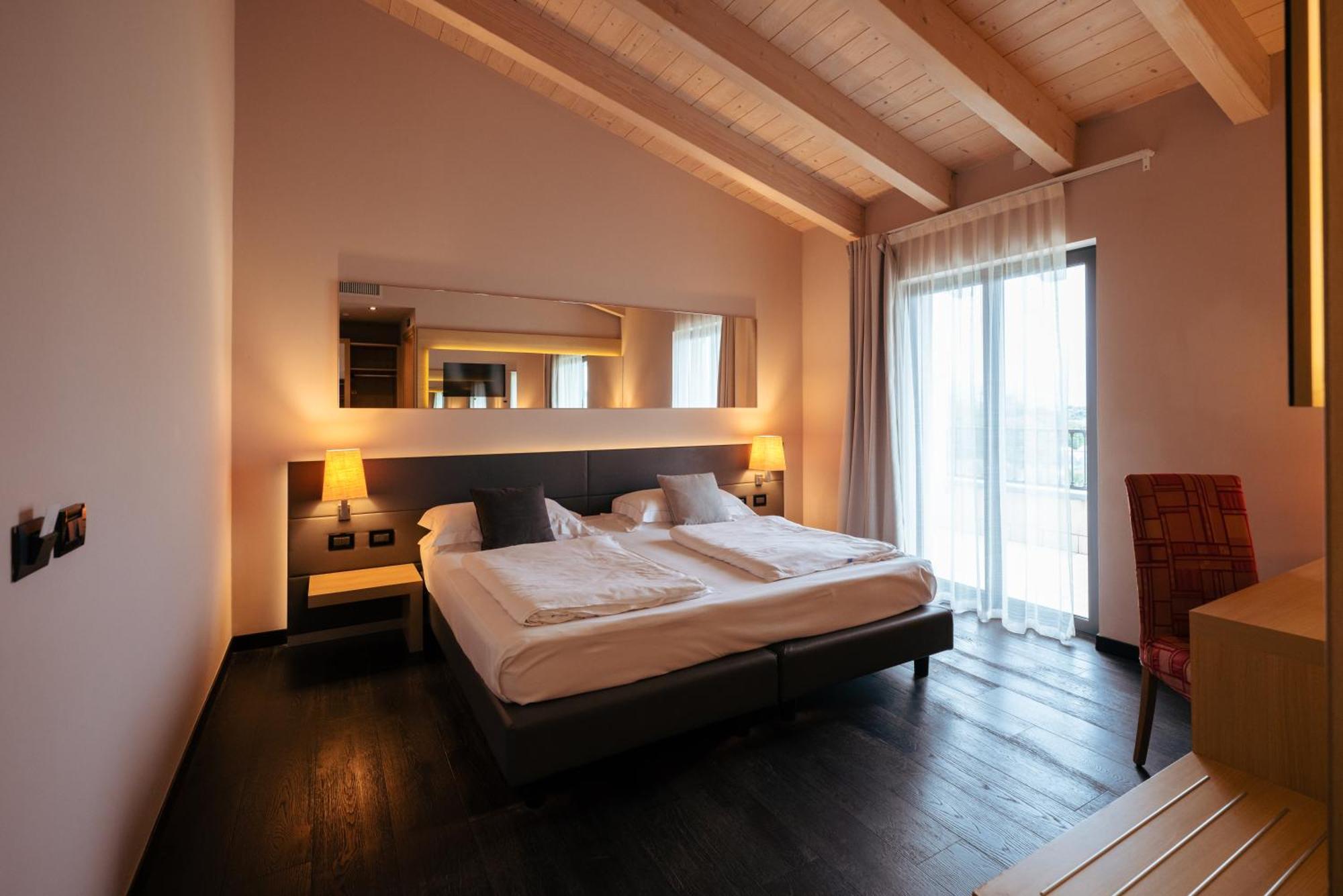 Villa Luisa Resort & Luxury Apartments San Felice del Benaco Eksteriør billede