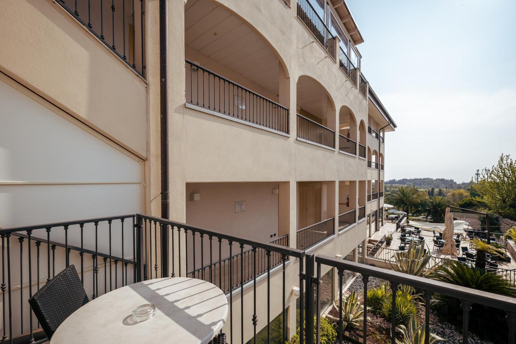 Villa Luisa Resort & Luxury Apartments San Felice del Benaco Eksteriør billede